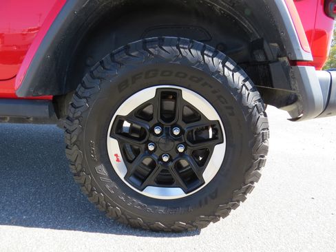 Used 2018 Jeep Wrangler Unlimited Rubicon image 12