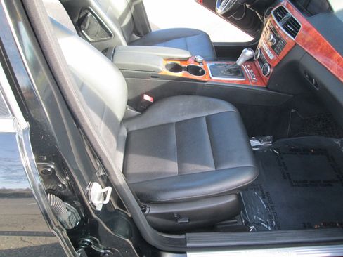 Used 2013 Mercedes-Benz C 250 Sedan image 9