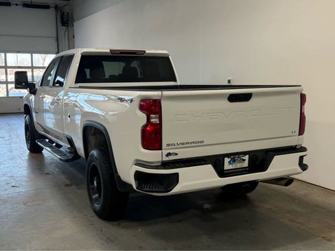 Used 2025 Chevrolet Silverado 2500 LT w/ Convenience Package image 3