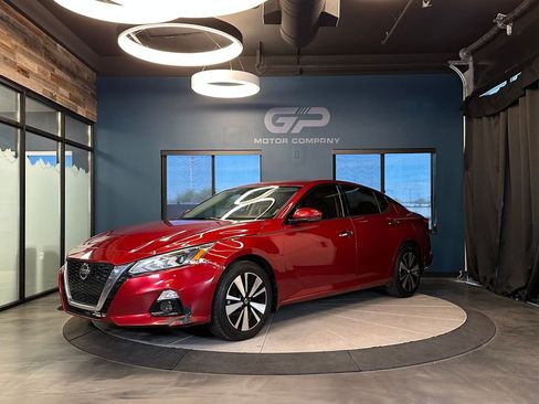 Used 2019 Nissan Altima 2.5 SV FWD image 7