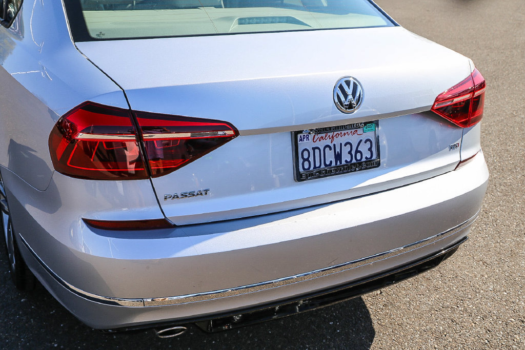 Used 2018 Volkswagen Passat 2.0T R-Line FWD image 20
