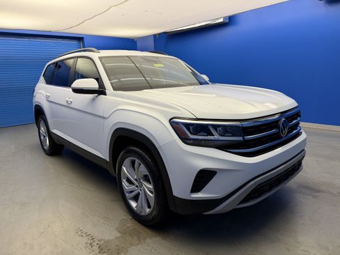 Certified 2023 Volkswagen Atlas SE AWD/4WD image 2