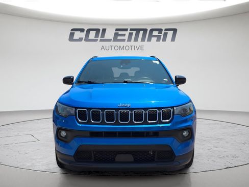 Used 2024 Jeep Compass Latitude AWD/4WD image 3