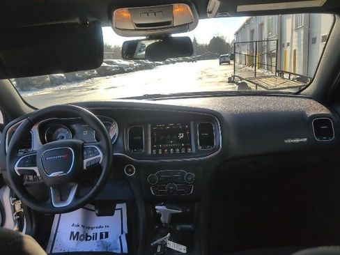 Used 2017 Dodge Charger SXT w/ Driver Confidence Group image 32