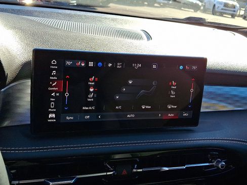 New 2025 Alfa Romeo Tonale w/ Premium Package image 13