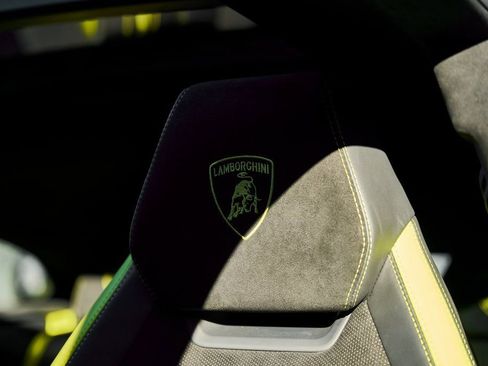 Used 2024 Lamborghini Urus Performante AWD/4WD image 51