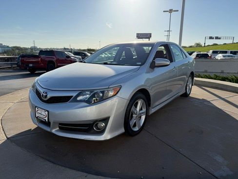 Used 2013 Toyota Camry SE FWD image 10