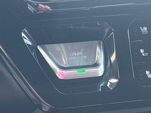 Used 2024 GMC Sierra 1500 AT4 w/ Technology Package image 19