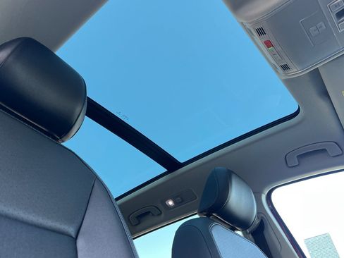 Used 2019 Volkswagen Tiguan SEL image 17