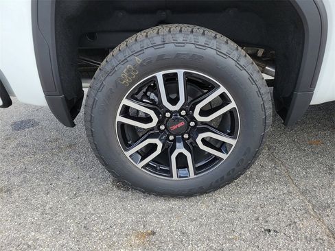 New 2026 GMC Sierra 1500 AT4 w/ AT4 Premium Package image 9