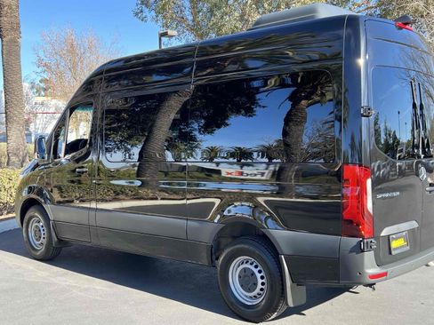 Used 2023 Mercedes-Benz Sprinter 2500 image 33