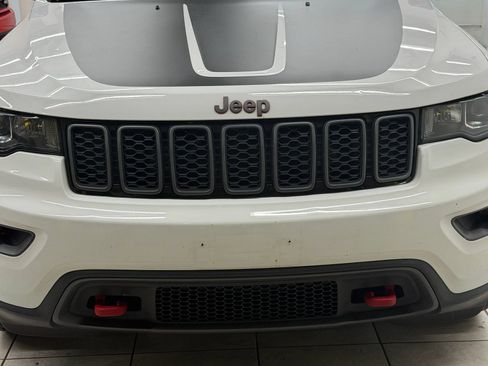 Used 2021 Jeep Grand Cherokee Trailhawk AWD/4WD image 5