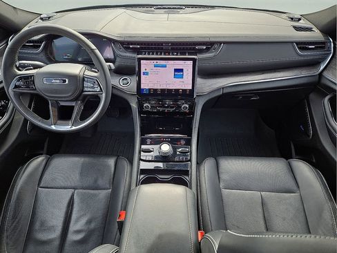 Used 2023 Jeep Grand Cherokee Overland w/ Luxury Tech Group IV AWD/4WD image 20