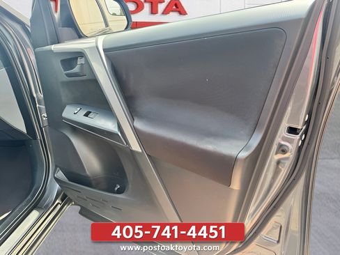 Used 2017 Toyota RAV4 LE FWD image 25