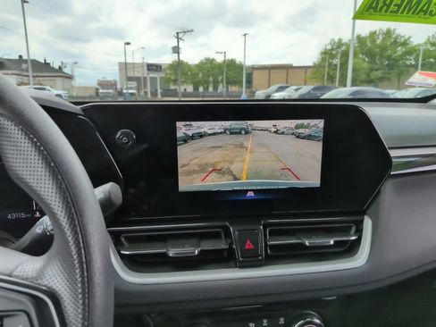 Used 2025 Chevrolet TrailBlazer LT FWD image 25