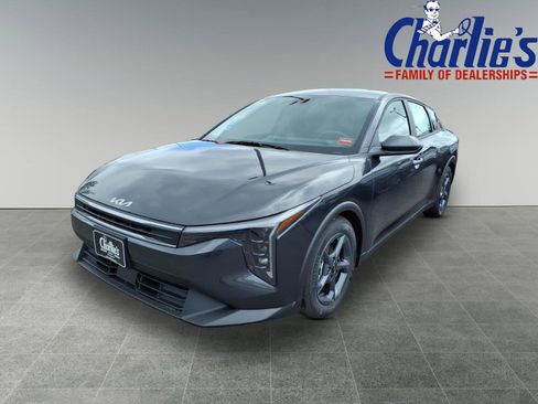 New 2026 Kia K4 LXS FWD image 1