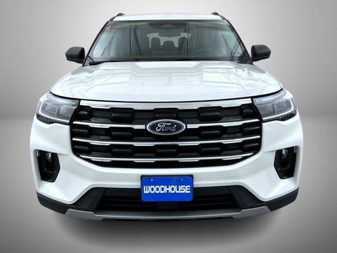 Used 2025 Ford Explorer Active w/ Active Comfort Package AWD/4WD image 2