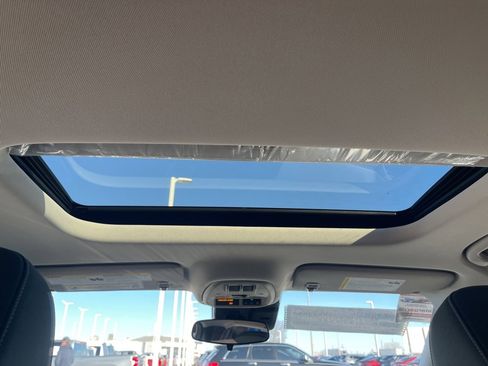 New 2026 Chevrolet Trax LT w/ Sunroof Package image 15