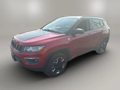 Used 2017 Jeep Compass Trailhawk w/ Navigation Group AWD/4WD image 2