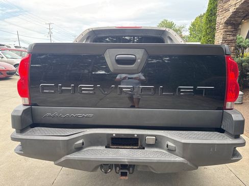 Used 2003 Chevrolet Avalanche 4x4 w/ The North Face Edition image 4