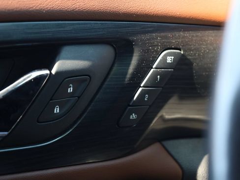 Used 2020 Chevrolet Traverse High Country w/ LPO, Floor Liner Package AWD/4WD image 20