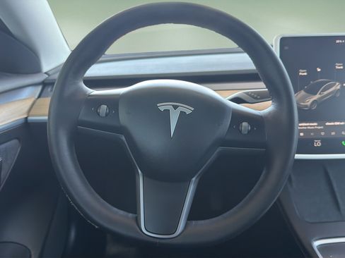 Used 2021 Tesla Model 3 Standard Range Plus RWD image 9