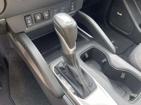 Used 2025 Nissan Frontier SV w/ SV Convenience Package RWD image 26