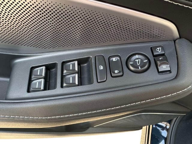 Used 2025 Acura MDX w/ Advance Package AWD/4WD image 23