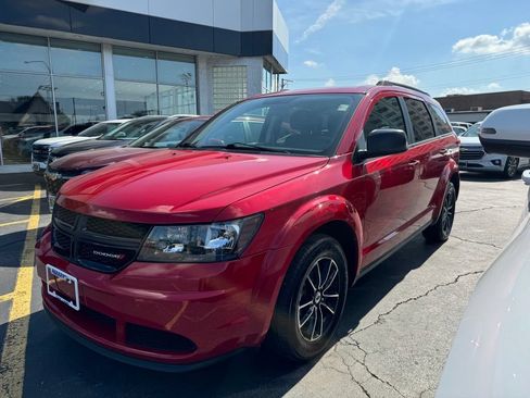 Used 2018 Dodge Journey SE w/ Connectivity Group AWD/4WD image 2
