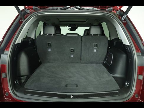 Used 2022 Jeep Grand Cherokee Limited image 15