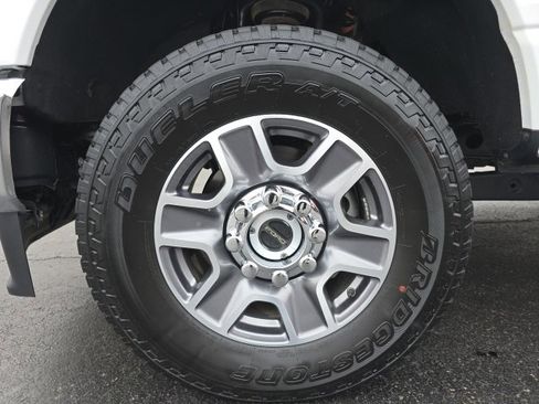 Certified 2025 Ford F350 Lariat image 10