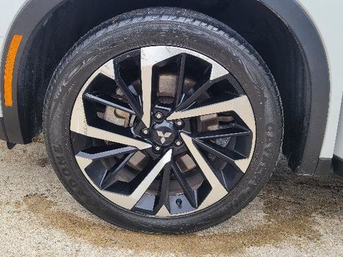 Used 2024 Mitsubishi Outlander SE image 20