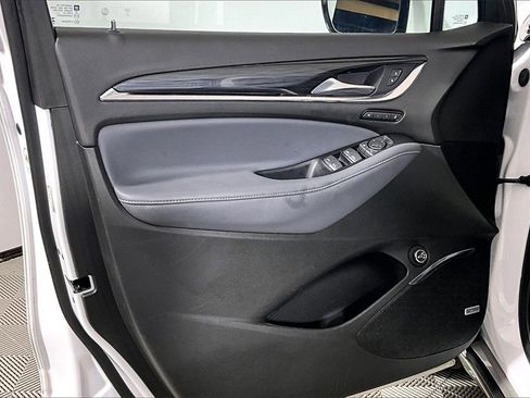 Used 2024 Buick Enclave Premium image 18