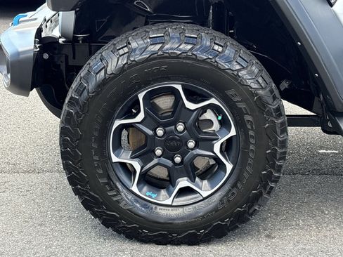 Used 2023 Jeep Wrangler Unlimited Rubicon 4xe w/ Cold Weather Group AWD/4WD image 12