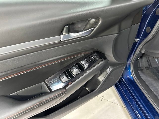 Used 2023 Nissan Altima 2.5 SR w/ SR Premium Package FWD image 13