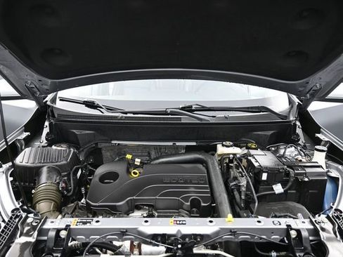 Used 2024 GMC Terrain SLT image 20