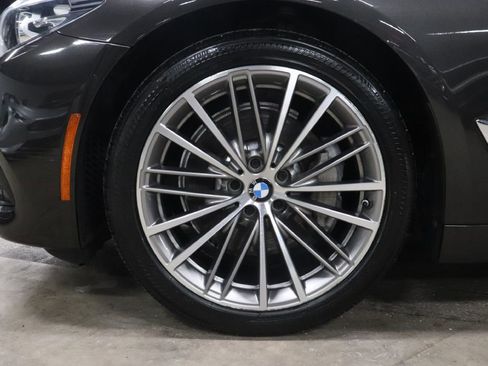 Used 2019 BMW 530i w/ Convenience Package image 30