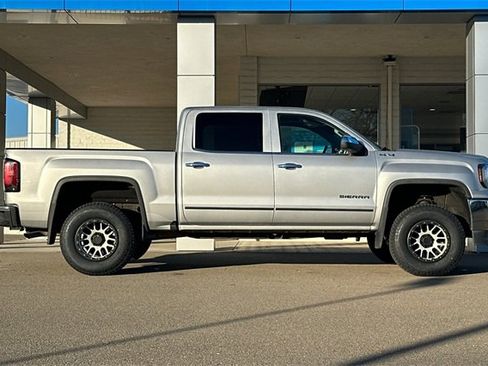 Used 2018 GMC Sierra 1500 SLT w/ SLT Premium Package image 4