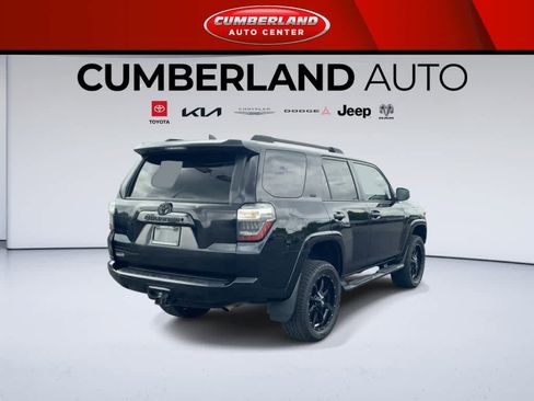 Used 2018 Toyota 4Runner SR5 RWD image 8