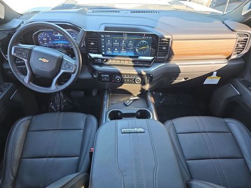 Used 2024 Chevrolet Silverado 2500 High Country w/ High Country Premium Package AWD/4WD image 21