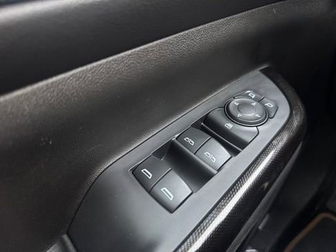 Certified 2022 GMC Acadia AT4 image 5