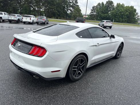 Used 2022 Ford Mustang Coupe RWD image 9