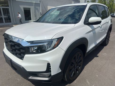 Used 2023 Honda Passport EX-L image 2