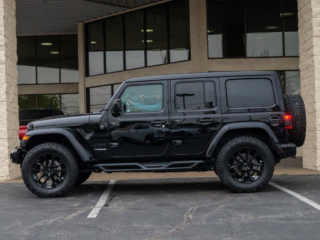 Used 2021 Jeep Wrangler Unlimited Sahara AWD/4WD image 5