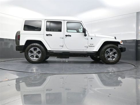 Used 2017 Jeep Wrangler Unlimited Sahara w/ Connectivity Group image 24