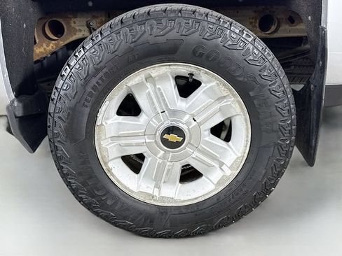 Used 2018 Chevrolet Silverado 1500 LT AWD/4WD image 29