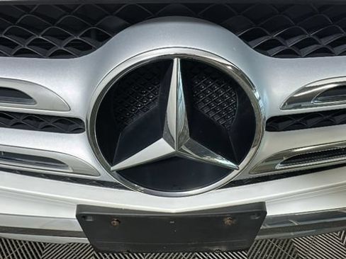 Used 2019 Mercedes-Benz GLC 300 4MATIC image 8