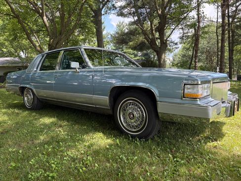 Used 1992 Cadillac Brougham RWD image 29