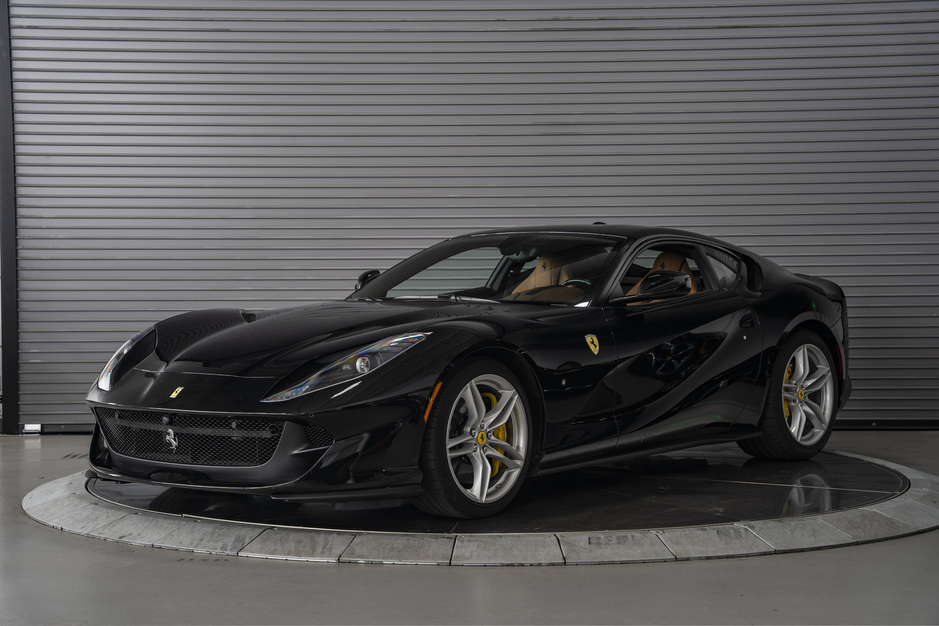 Used 2019 Ferrari 812 Superfast RWD image 1
