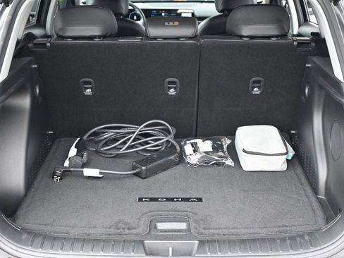 Used 2025 Hyundai Kona Limited FWD image 19